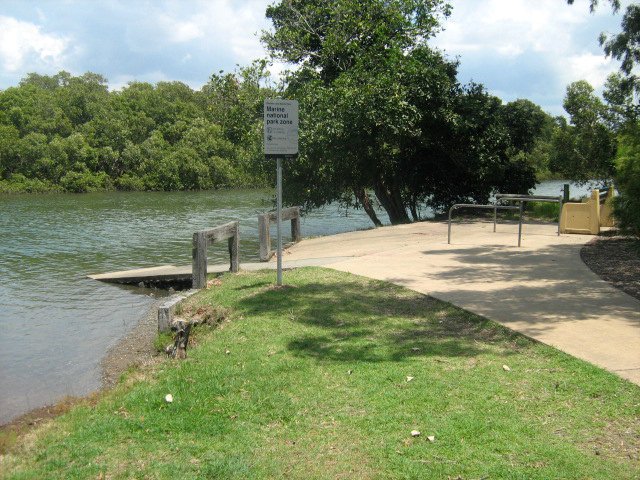 Canoe ramp and path at Nudgee Beach