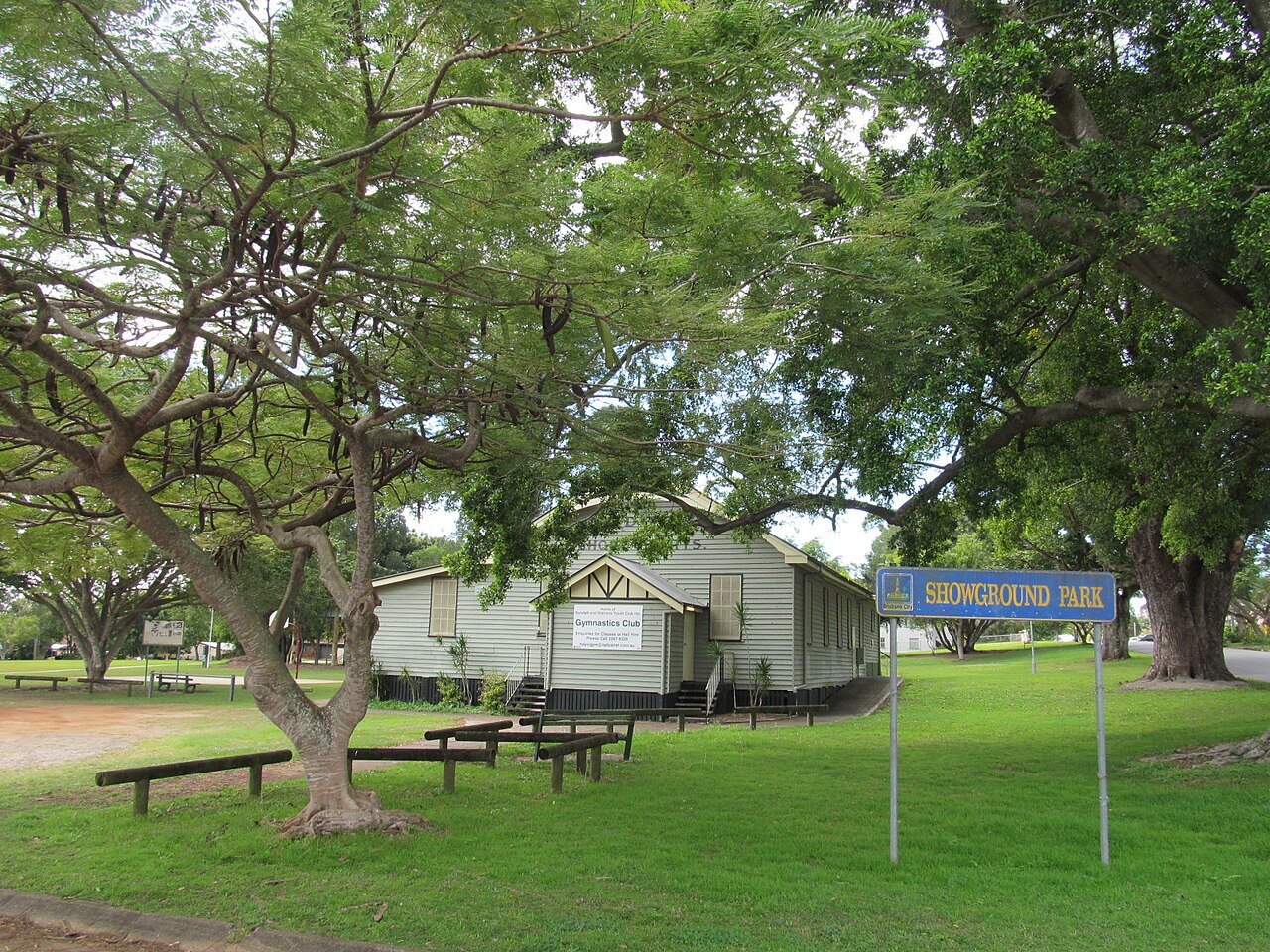 Picnic table under trees at Showground Park, Nudgee