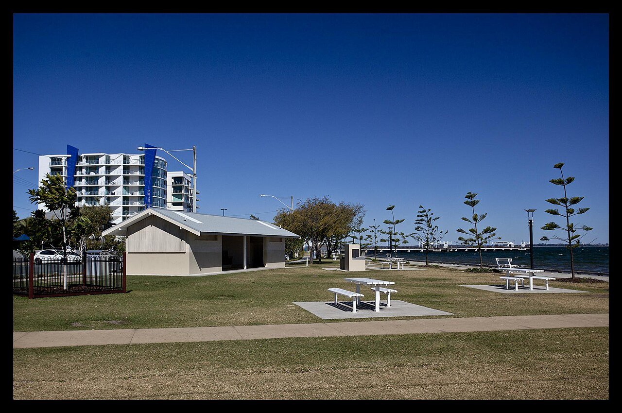 Picnic area and lawn at Crockatt Park, Woody Point